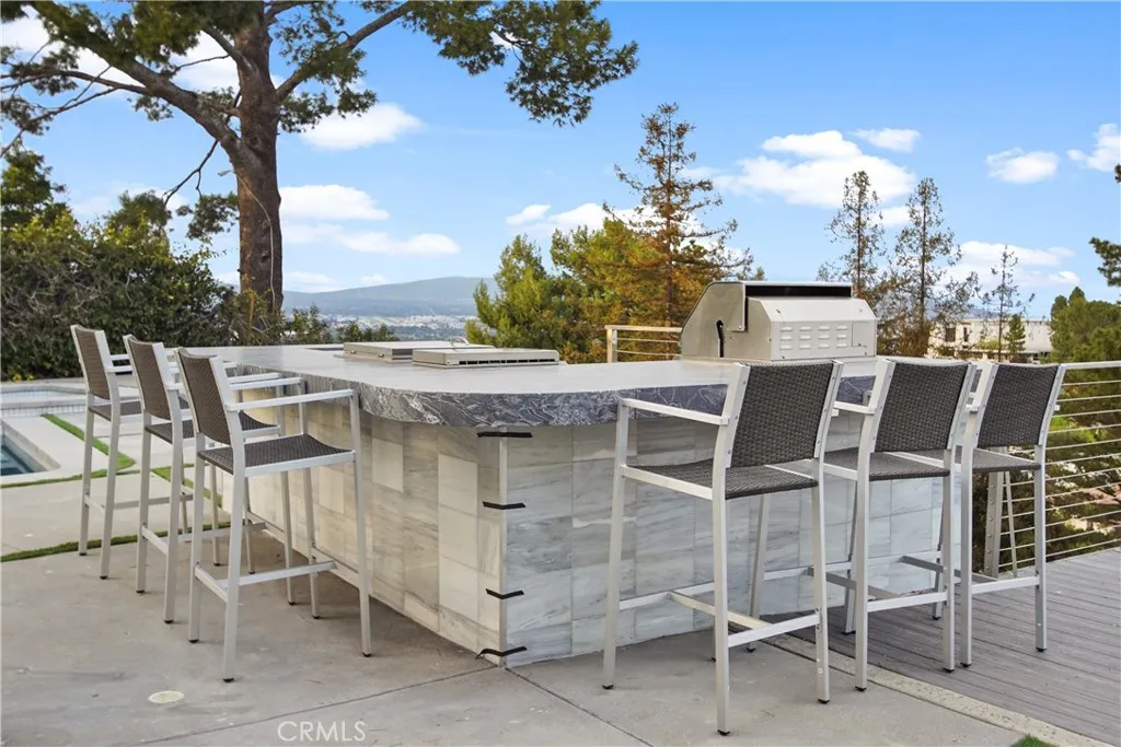 3064 Elvill Drive, Los Angeles, California 90049 home-pic-16