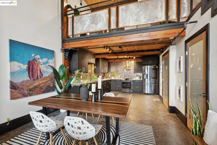 6105 San Pablo Ave 102, Oakland, California 94608