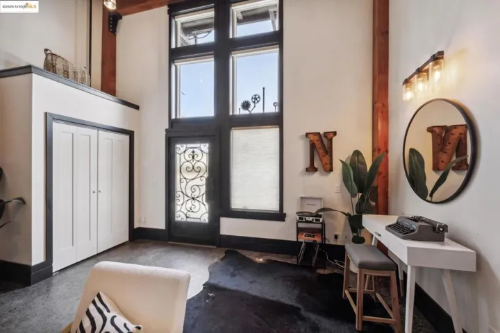 6105 San Pablo Ave 102, Oakland, California 94608