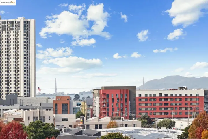 6105 San Pablo Ave 102, Oakland, California 94608