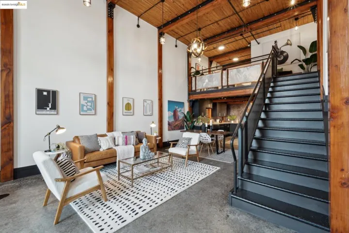 6105 San Pablo Ave 102, Oakland, California 94608