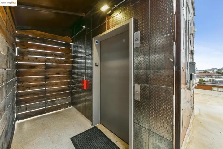 6105 San Pablo Ave 102, Oakland, California 94608