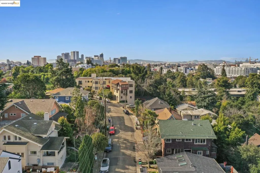 3537 Kempton, Oakland, California 94611 home-pic-14