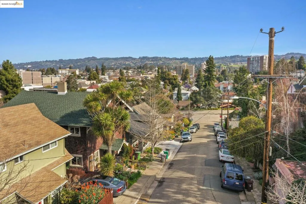 3537 Kempton, Oakland, California 94611 home-pic-6