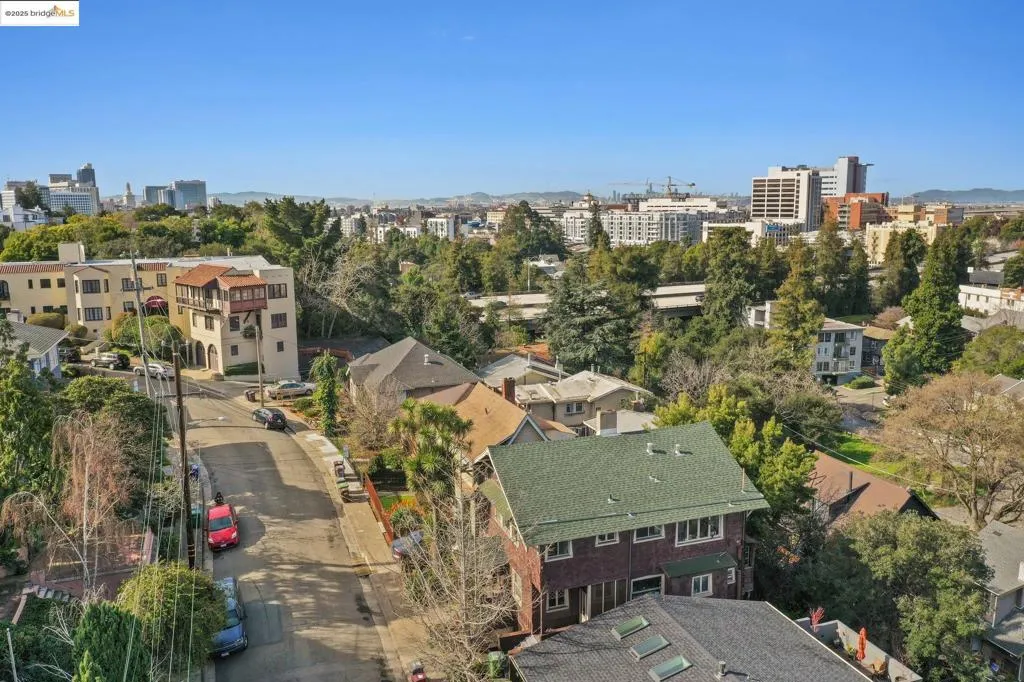 3537 Kempton, Oakland, California 94611 home-pic-11