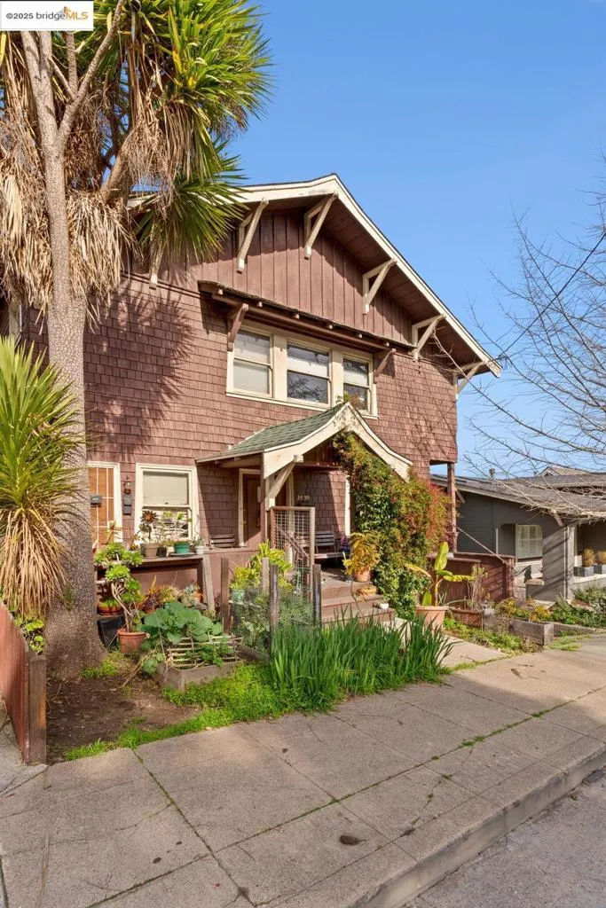 3537 Kempton, Oakland, California 94611 home-pic-5