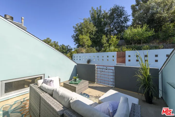 12236 Laurel Terrace Drive, Studio City, California 91604