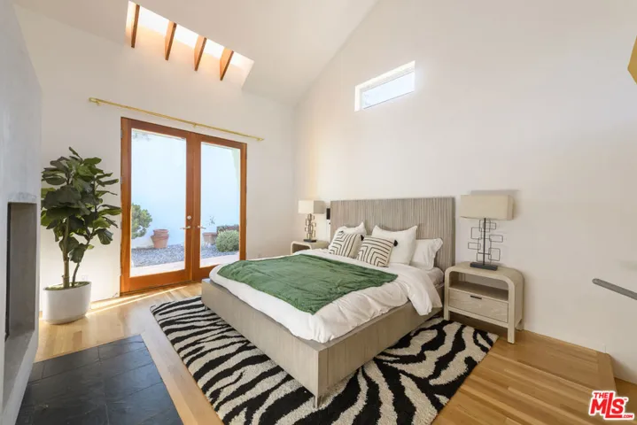 12236 Laurel Terrace Drive, Studio City, California 91604