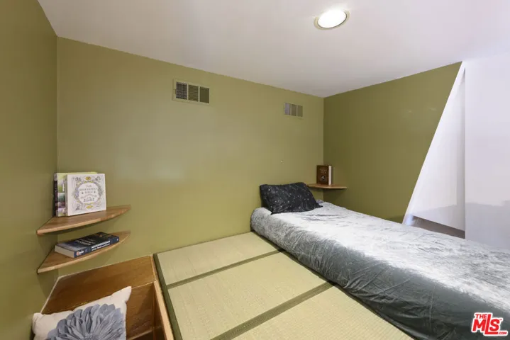 12236 Laurel Terrace Drive, Studio City, California 91604