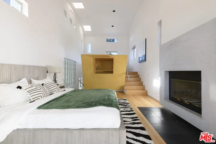 12236 Laurel Terrace Drive, Studio City, California 91604