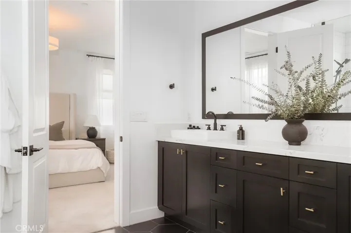 19185 Merryweather Drive, Canyon Country, California 91351