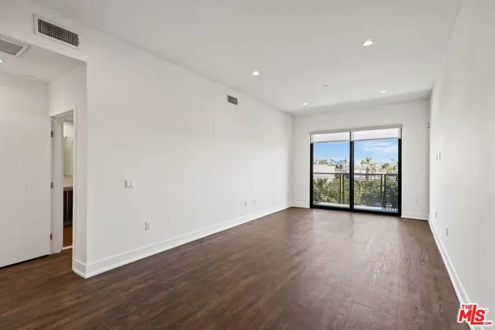 711 Cole Avenue 108, Los Angeles, California 90038
