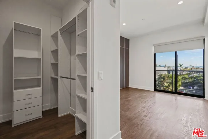 711 Cole Avenue 108, Los Angeles, California 90038