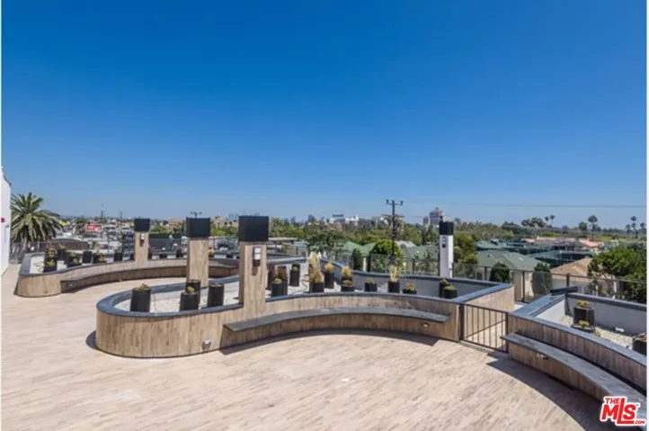 711 Cole Avenue 108, Los Angeles, California 90038