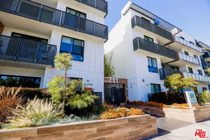 711 Cole Avenue 108, Los Angeles, California 90038