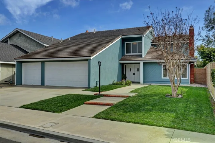 Newer Exterior Paint & Curb Appeal!