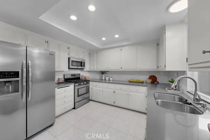 1736 Speyer Lane, Redondo Beach, California 90278