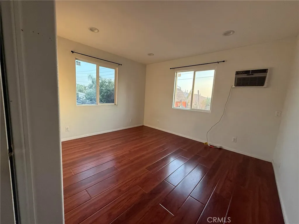 11529 Hunnewell Avenue, Sylmar, California 91342 home-pic-9