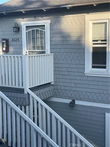 6524 #6 upstairs