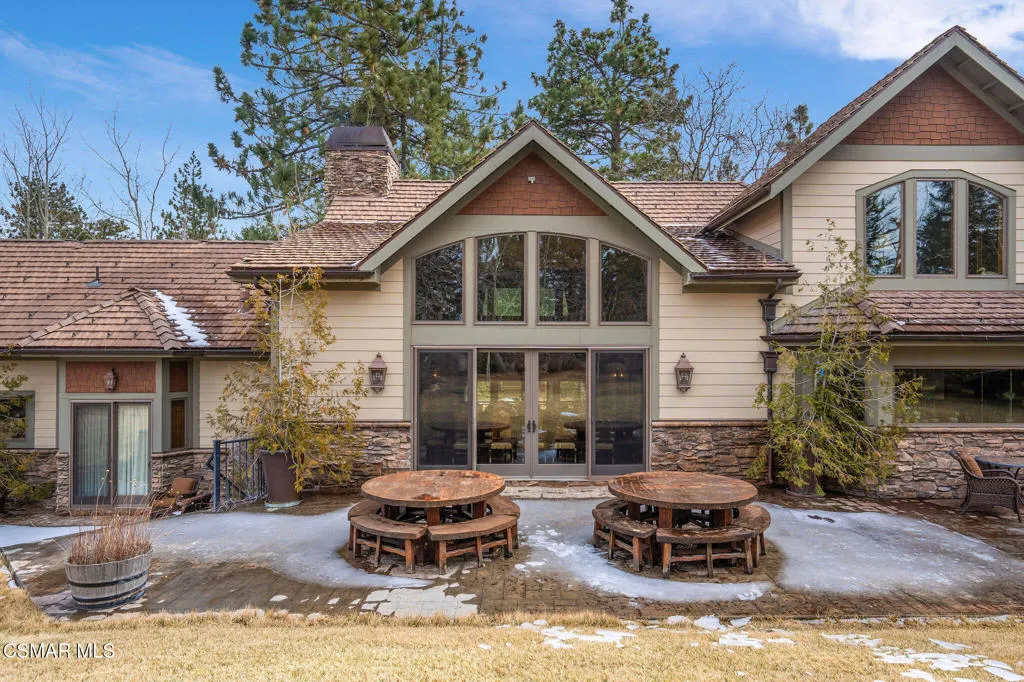 32310 Hummingbird Court, Running Springs, California 92382 home-pic-14