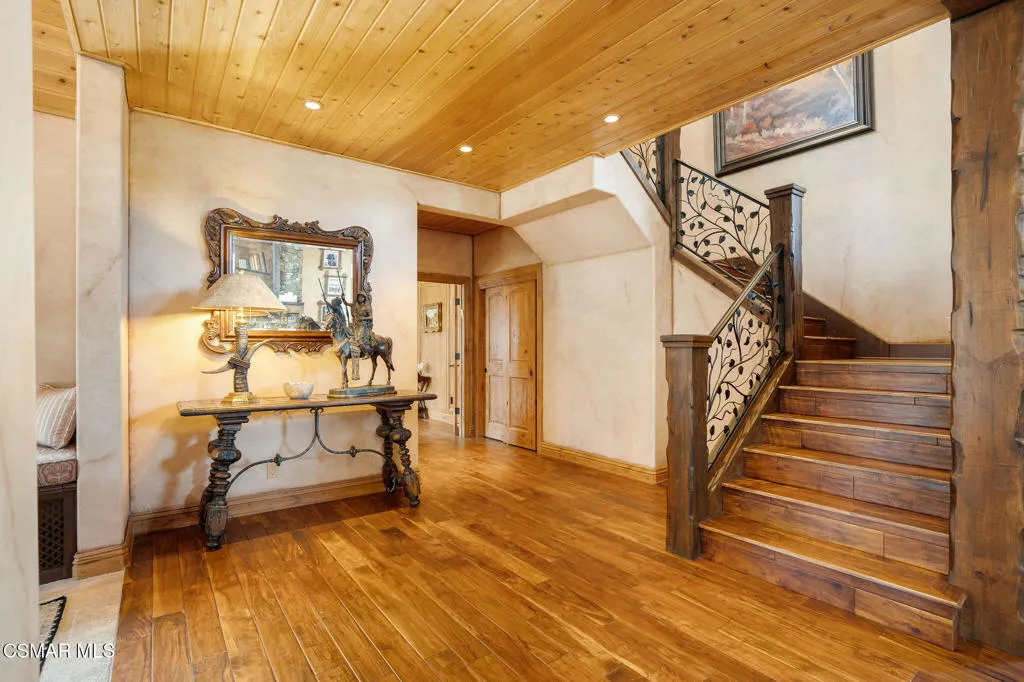 32310 Hummingbird Court, Running Springs, California 92382 home-pic-18