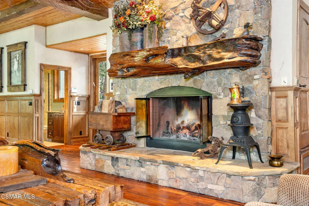 32310 Hummingbird Court, Running Springs, California 92382 home-pic-35