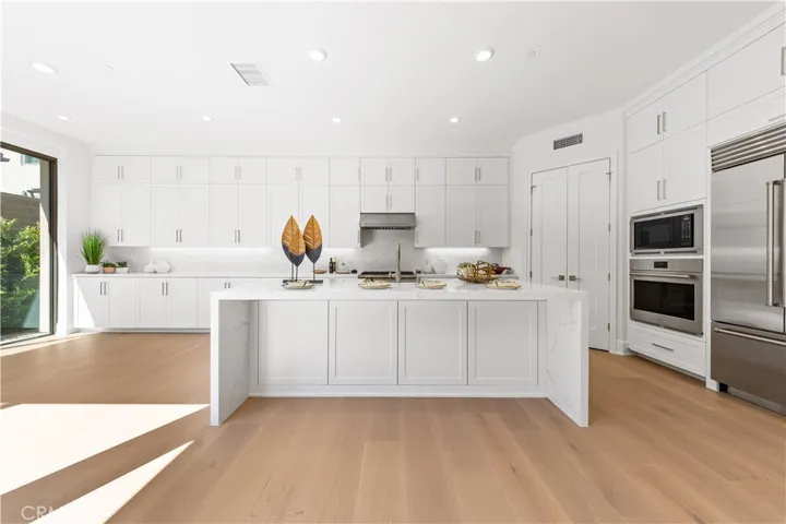122 Appian Boulevard, Irvine, California 92602
