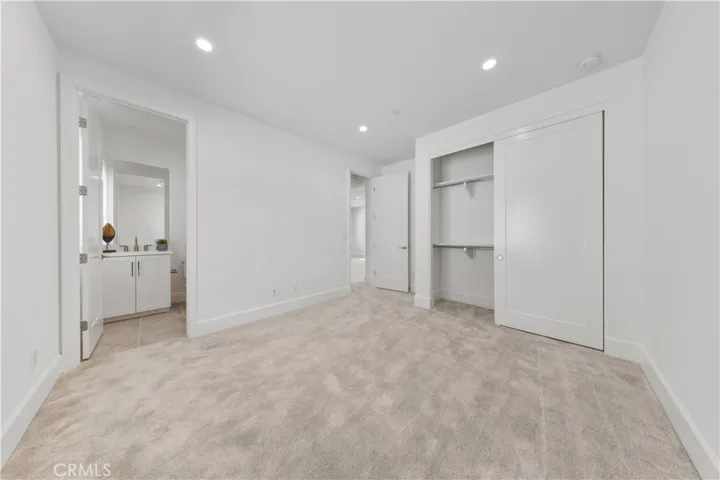 122 Appian Boulevard, Irvine, California 92602