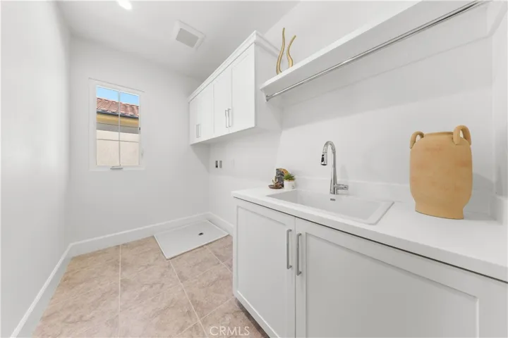 122 Appian Boulevard, Irvine, California 92602