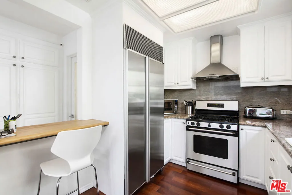 37 Sea Colony Drive, Santa Monica, California 90405 home-pic-11