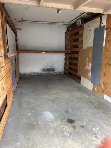 One car garage