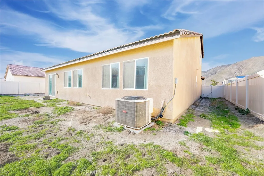 740 Burt Street, San Jacinto, California 92583 home-pic-2