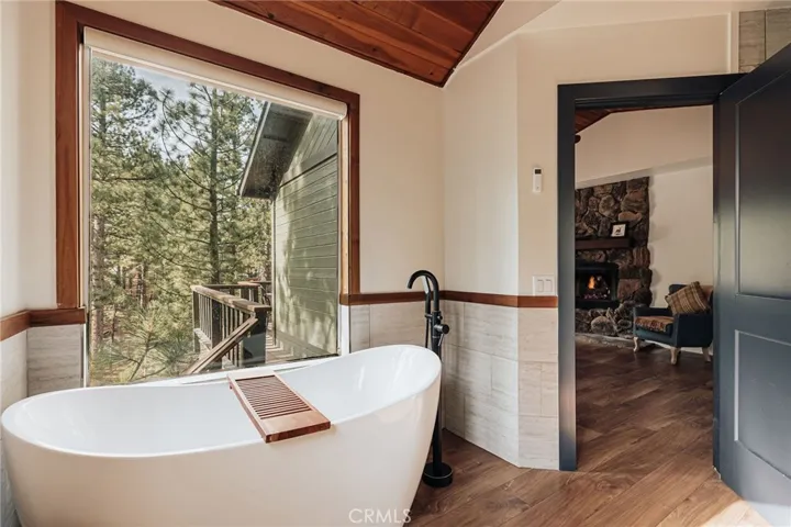 1021 W London Lane, Big Bear City, California 92314