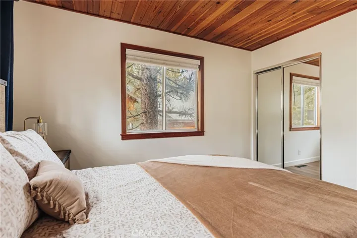 1021 W London Lane, Big Bear City, California 92314