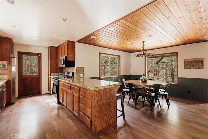 1021 W London Lane, Big Bear City, California 92314