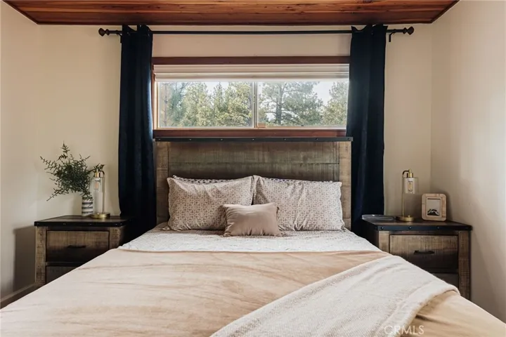 1021 W London Lane, Big Bear City, California 92314