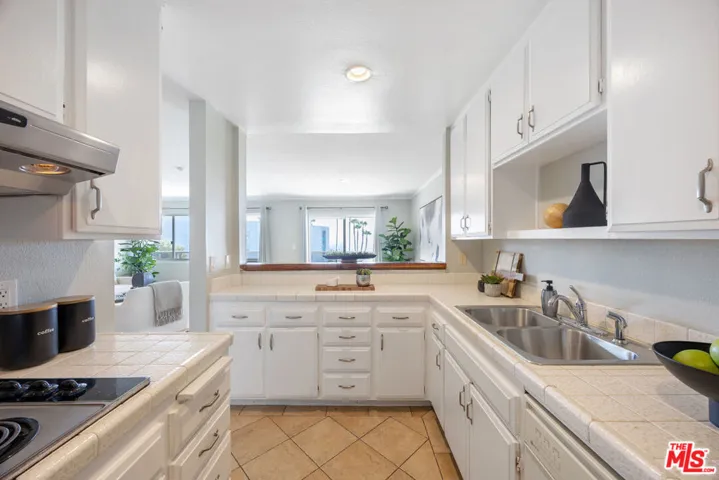 250 The 103, Redondo Beach, California 90277
