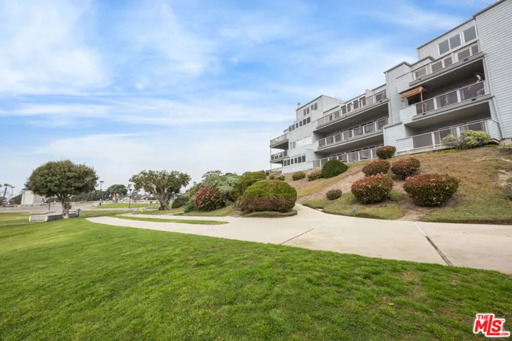 250 The 103, Redondo Beach, California 90277