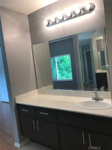 Master bed sink