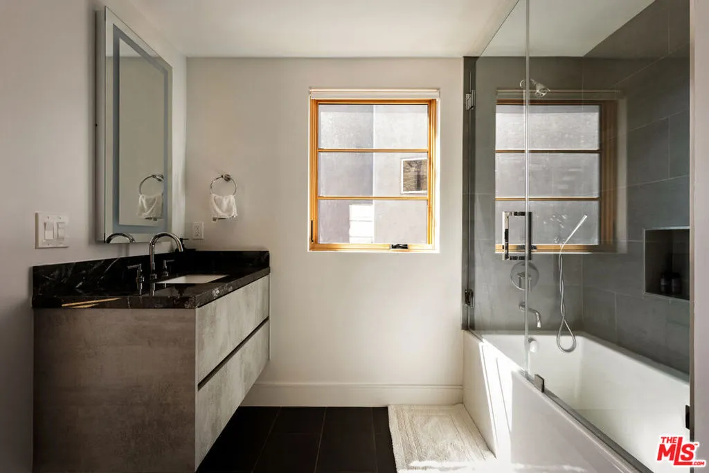 1033 N Vista Street D, West Hollywood, California 90046 home-pic-19