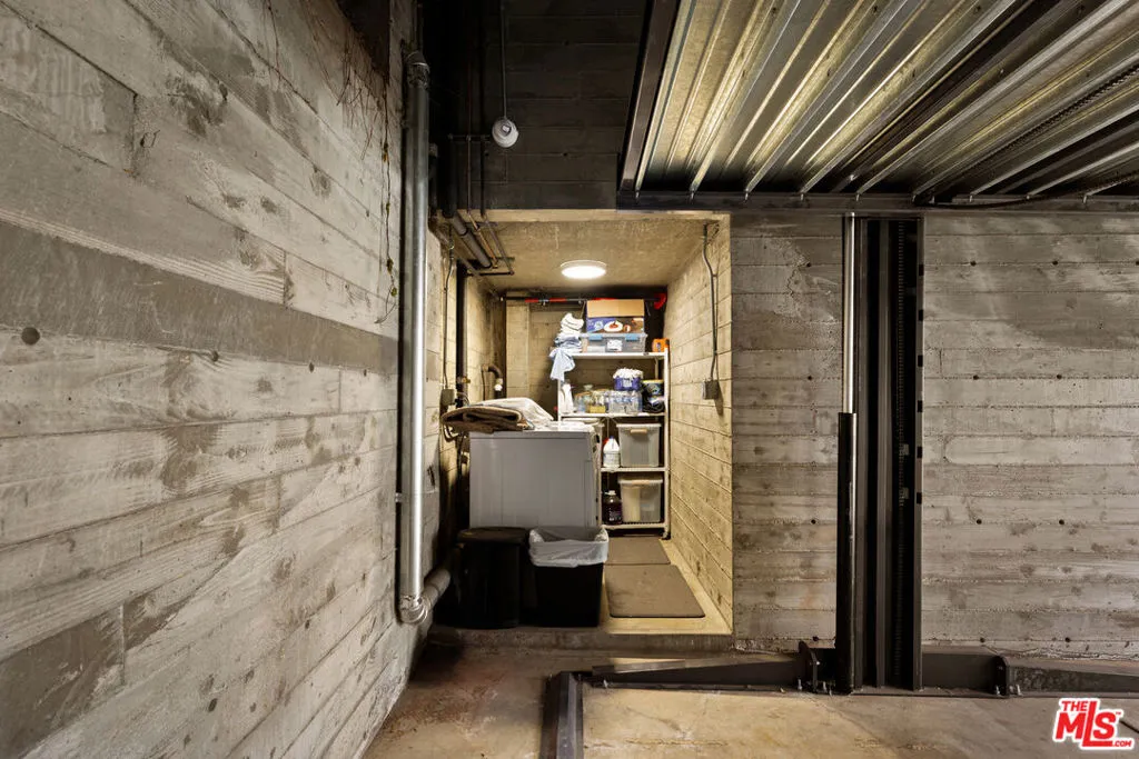 1033 N Vista Street D, West Hollywood, California 90046 home-pic-23