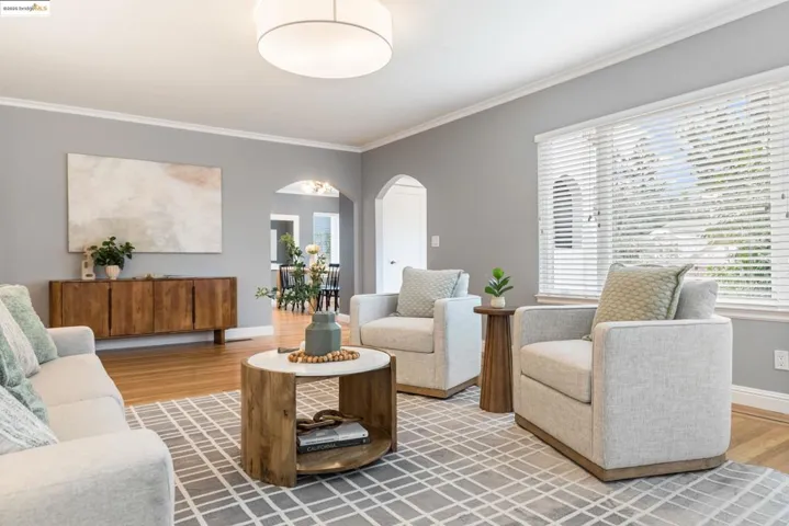 7025 Thornhill Dr, Oakland, California 94611