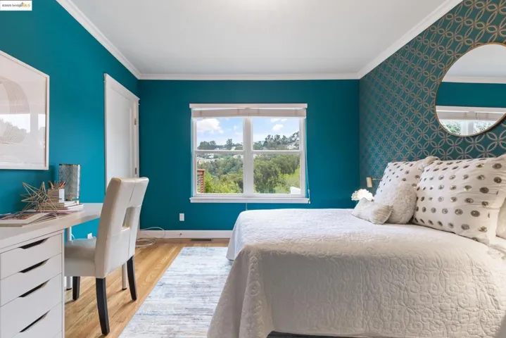 7025 Thornhill Dr, Oakland, California 94611