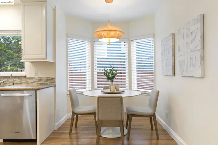 7025 Thornhill Dr, Oakland, California 94611