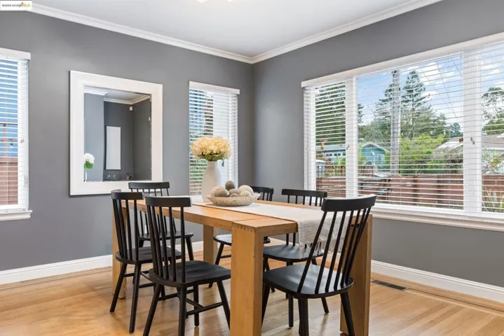 7025 Thornhill Dr, Oakland, California 94611