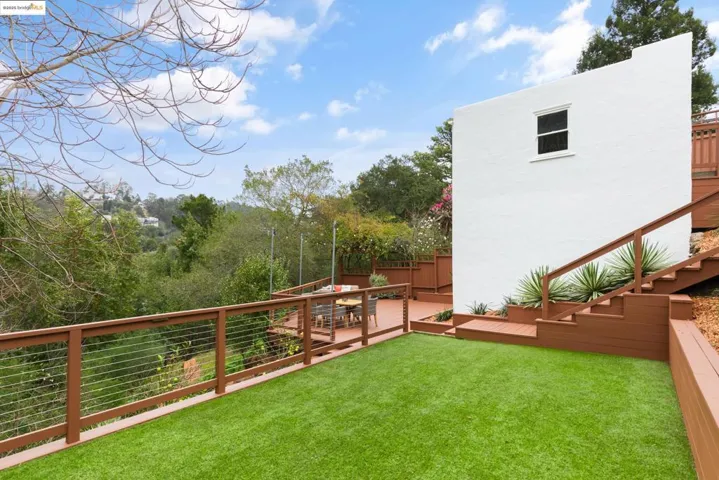 7025 Thornhill Dr, Oakland, California 94611