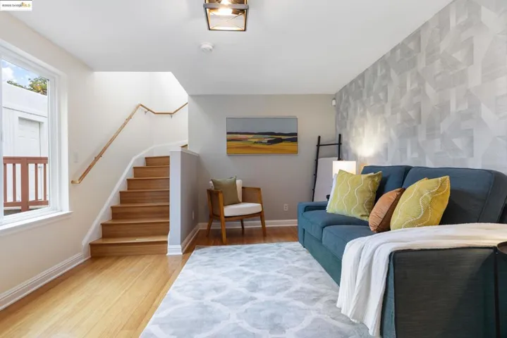 7025 Thornhill Dr, Oakland, California 94611