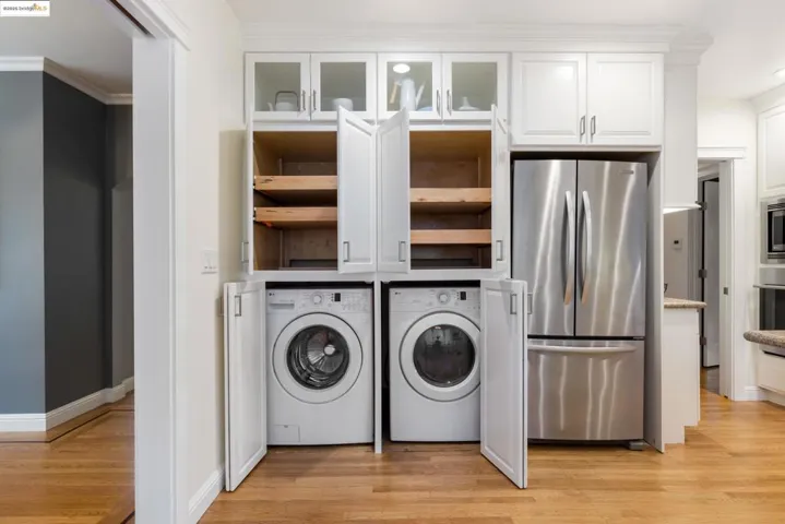 7025 Thornhill Dr, Oakland, California 94611