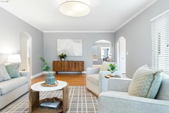 7025 Thornhill Dr, Oakland, California 94611