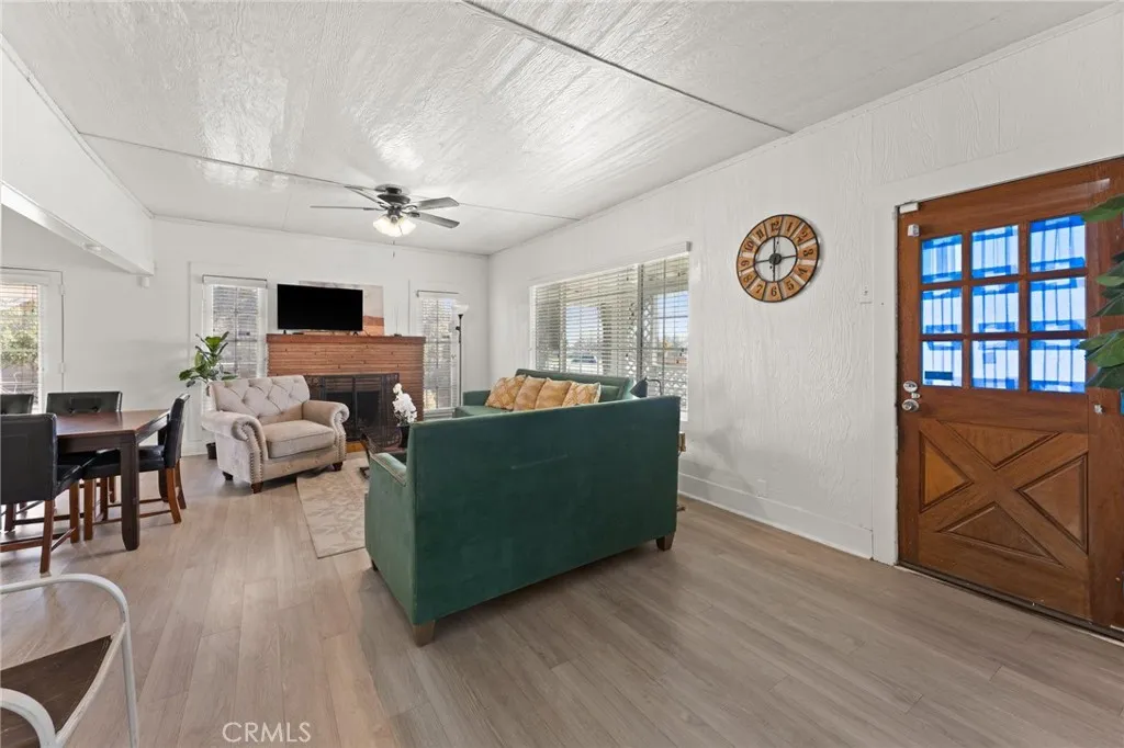520 W Randall Avenue, Rialto, California 92376 home-pic-9